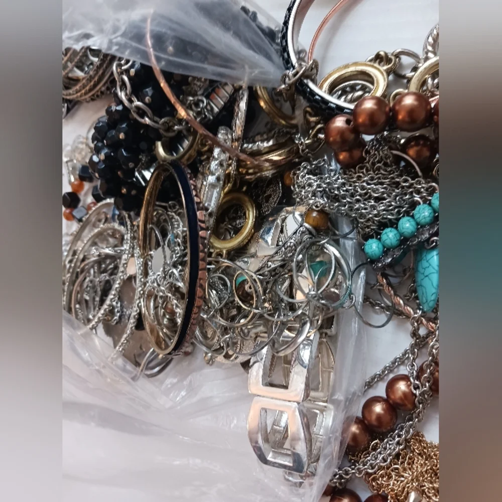 3+ lbs Lot Costume Jewelry VTG  Modern Junk Art Craft Wear Resell *LOOK* - Picture 5 of 11
